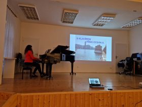 Bítešská akademie: S klavírem přes oceán II.